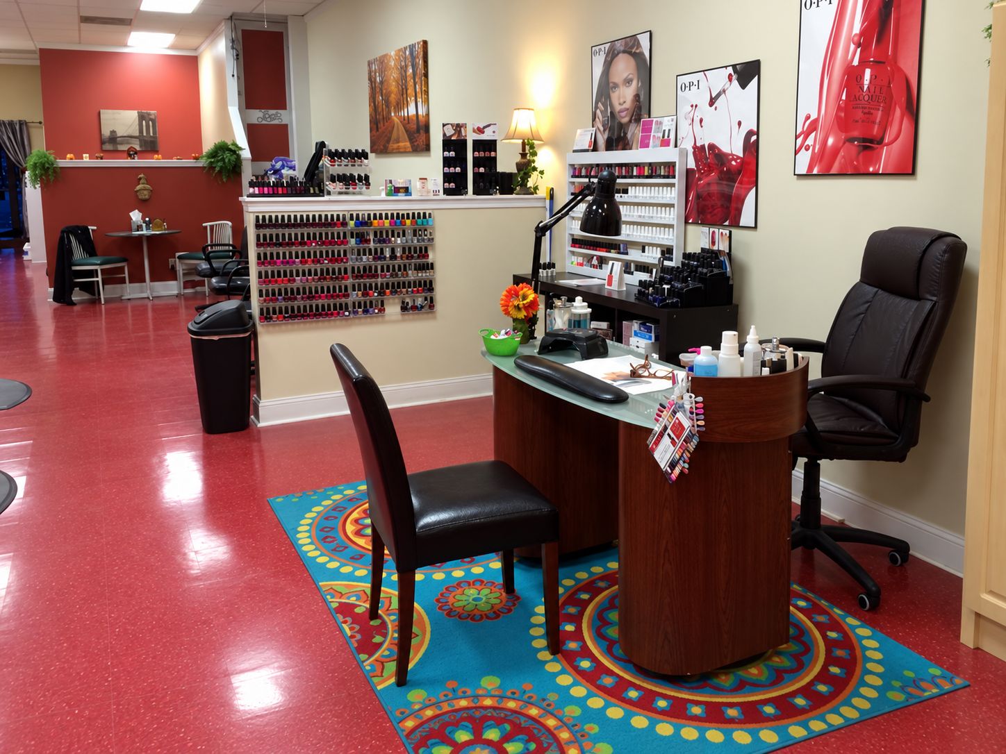 Manicure table with a colorful rug